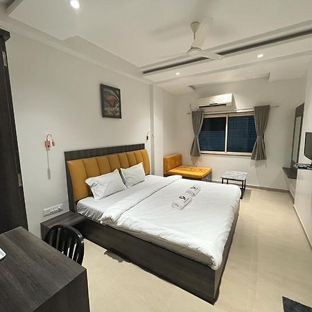 Hotel Gulmohar Parbhani Exterior photo
