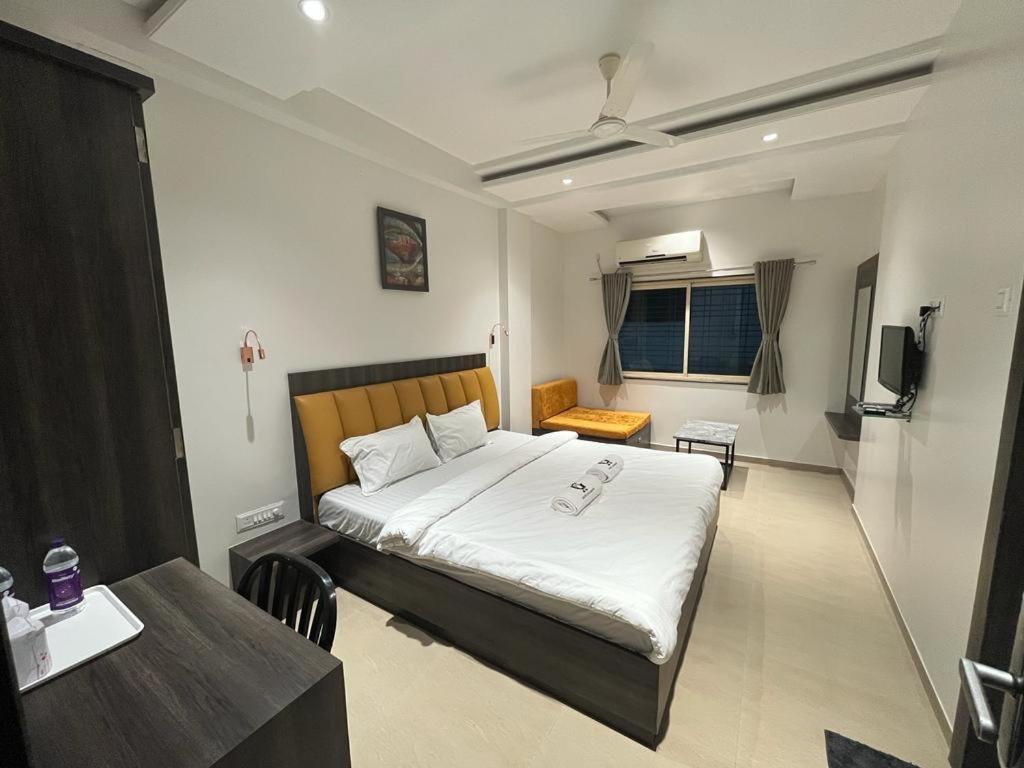 Hotel Gulmohar Parbhani Exterior photo